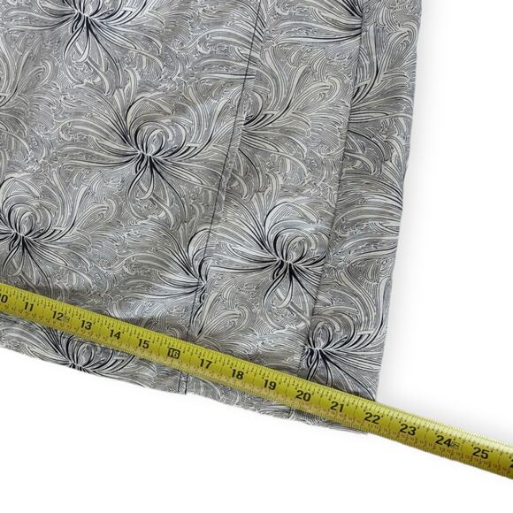 Patagonia Black White Nylon Wrap Skirt / US 8 / Button Out Boardie Lotus Floral - Picture 5 of 5